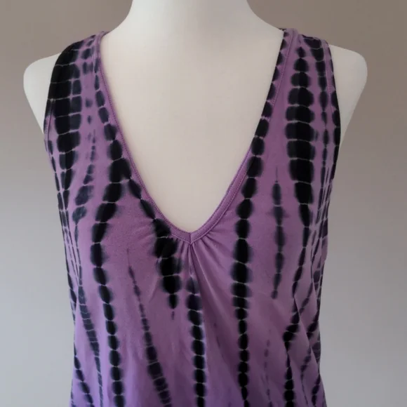 ✨3/$40 - Racerback Workout Tank - Picture 3 of 4